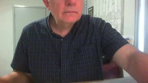 Snapshot of thickmelnik chatting on December 29, 3:33 am James online show from December 29, 3:33 am