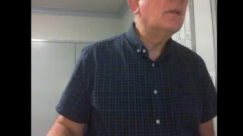 Snapshot of thickmelnik chatting on February 8, 1:54 pm James online show from February 8, 1:54 pm