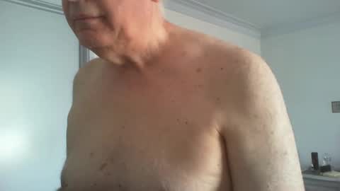 Snapshot of thickmelnik chatting on December 27, 11:21 pm James online show from December 27, 11:21 pm