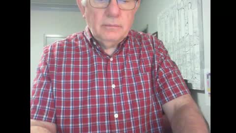 Snapshot of thickmelnik chatting on February 16, 2:21 pm James online show from February 16, 2:21 pm