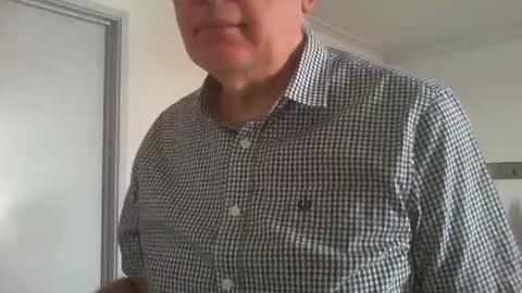 Snapshot of thickmelnik chatting on December 26, 1:18 am James online show from December 26, 1:18 am