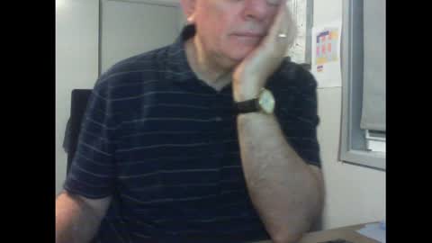 Snapshot of thickmelnik chatting on January 1, 2:20 pm James online show from January 1, 2:20 pm
