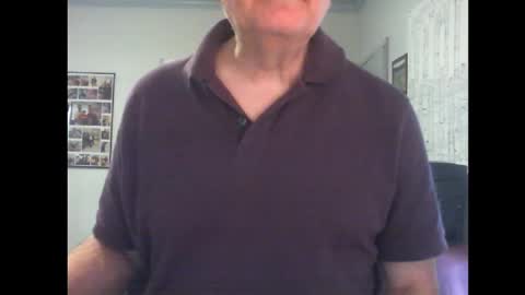 Snapshot of thickmelnik chatting on February 14, 12:09 am James online show from February 14, 12:09 am
