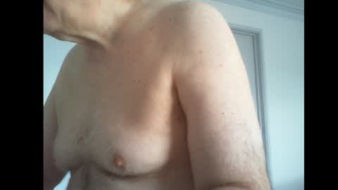 Snapshot of thickmelnik chatting on January 23, 11:15 pm James online show from January 23, 11:15 pm