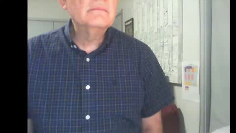 Snapshot of thickmelnik chatting on December 19, 1:40 pm James online show from December 19, 1:40 pm