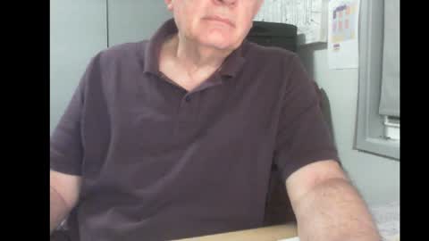 Snapshot of thickmelnik chatting on December 3, 12:16 pm James online show from December 3, 12:16 pm