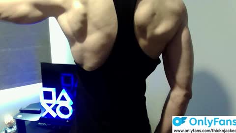 Snapshot of thicknjacked chatting on September 18, 8:22 pm Thick AND Jacked online show from September 18, 8:22 pm