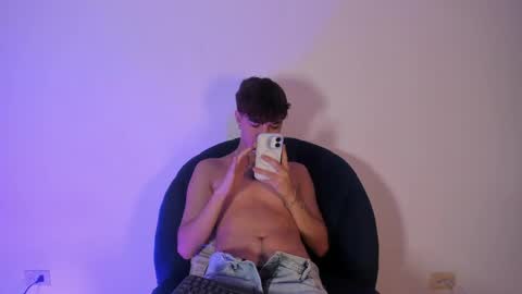 Tom online show from April 3, 4:09 am