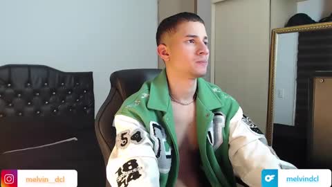 Snapshot of thin_tommy11 chatting on December 29, 10:25 pm thin_tommy11 online show from December 29, 10:25 pm