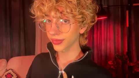 Damiano online show from April 29, 7:42 pm