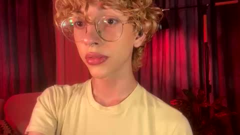 Damiano online show from April 28, 8:35 pm