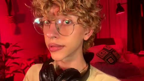 Damiano online show from April 22, 9:41 pm