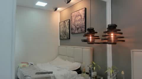 Thom online show from March 25, 4:00 pm