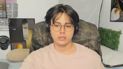 thom_ohtani online show from May 4, 1:51 am