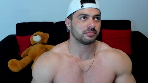 Snapshot of thomas_brandon chatting on March 12, 4:19 am Thomas Brandon online show from March 12, 4:19 am
