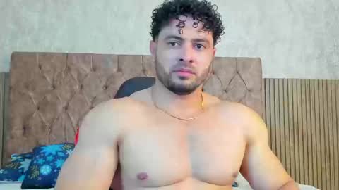 Snapshot of thomas_brandon chatting on September 10, 10:30 pm Thomas Brandon online show from September 10, 10:30 pm
