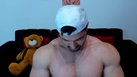 Snapshot of thomas_brandon chatting on March 3, 5:29 am Thomas Brandon online show from March 3, 5:29 am