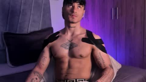 Snapshot of thomas_fit1 chatting on September 9, 2:22 am Thomas 3 JUST STAY AND BE MY LAST LOVE online show from September 9, 2:22 am