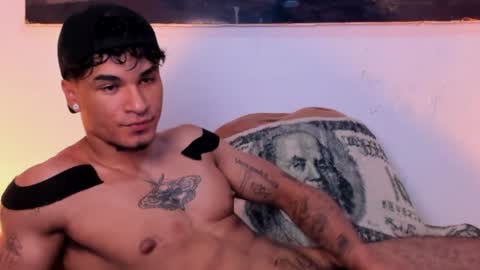 Snapshot of thomas_fit1 chatting on February 7, 1:47 am Thomas 3 JUST STAY AND BE MY LAST LOVE online show from February 7, 1:47 am
