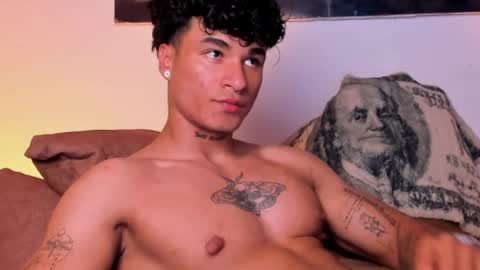 Snapshot of thomas_fit1 chatting on March 9, 8:21 pm Thomas 3 JUST STAY AND BE MY LAST LOVE online show from March 9, 8:21 pm