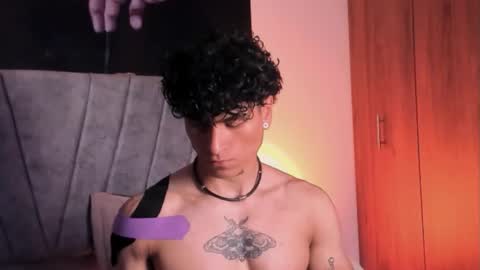 Snapshot of thomas_fit1 chatting on October 9, 5:56 am Thomas 3 JUST STAY AND BE MY LAST LOVE online show from October 9, 5:56 am