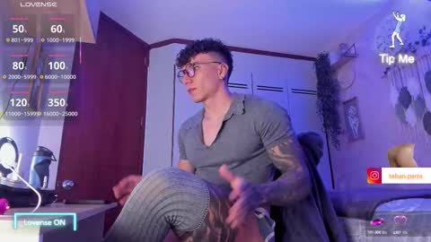 Snapshot of thomas_fuckboy chatting on October 20, 11:03 am Thomas Grey online show from October 20, 11:03 am