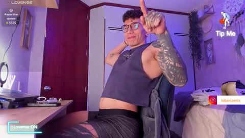 Snapshot of thomas_fuckboy chatting on September 20, 5:18 am Thomas Grey online show from September 20, 5:18 am