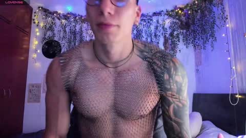 Snapshot of thomas_fuckboy chatting on January 27, 8:51 am Thomas Grey online show from January 27, 8:51 am