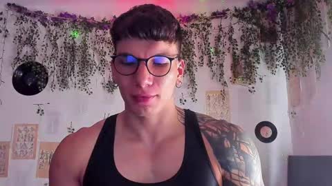 Snapshot of thomas_fuckboy chatting on March 6, 10:52 am Thomas Grey online show from March 6, 10:52 am