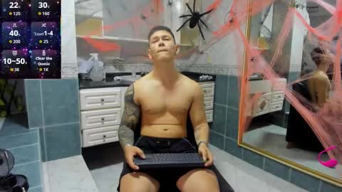 Snapshot of thomas_moon_ chatting on October 9, 12:54 pm Thomas online show from October 9, 12:54 pm