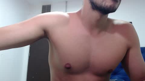 Snapshot of thomas_neuman chatting on February 14, 8:05 pm Thomas online show from February 14, 8:05 pm