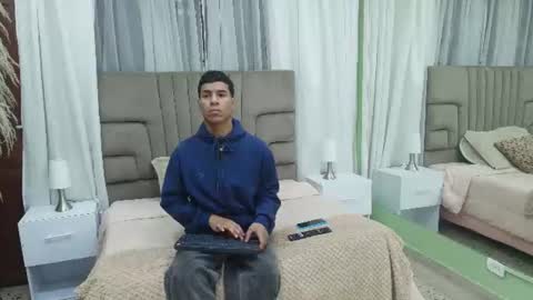 Thomas Valkov online show from June 17, 11:12 am