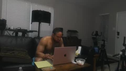 Snapshot of thomasgwhitecft chatting on October 5, 1:20 am FatherTime online show from October 5, 1:20 am