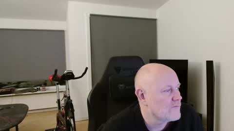 thomash32 online show from February 24, 6:41 pm