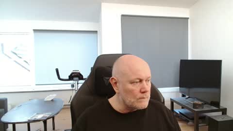 Snapshot of thomash32 chatting on September 24, 7:29 am thomash32 online show from September 24, 7:29 am