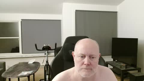 Snapshot of thomash32 chatting on September 28, 9:13 pm thomash32 online show from September 28, 9:13 pm