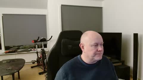 thomash32 online show from February 4, 6:36 pm