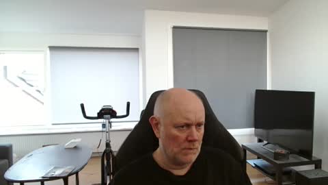 Snapshot of thomash32 chatting on October 10, 8:41 am thomash32 online show from October 10, 8:41 am
