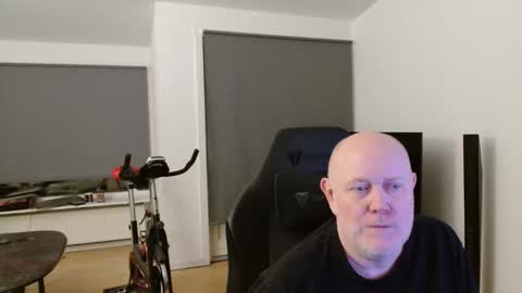 thomash32 online show from February 23, 6:20 pm