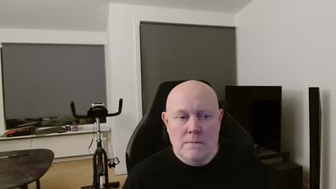 thomash32 online show from February 13, 11:32 pm