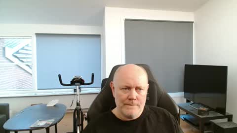 Snapshot of thomash32 chatting on October 9, 7:13 am thomash32 online show from October 9, 7:13 am