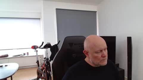 thomash32 online show from February 20, 2:08 pm