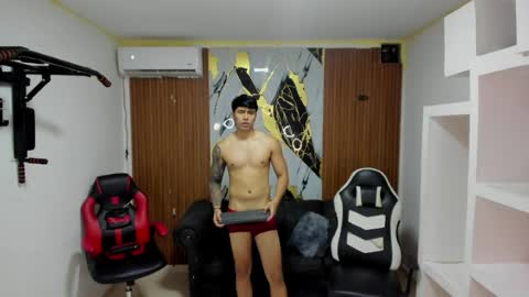 thomson_hot01 online show from April 10, 6:20 am