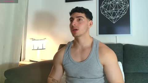 Snapshot of thomylov chatting on October 19, 12:59 am thomylov online show from October 19, 12:59 am