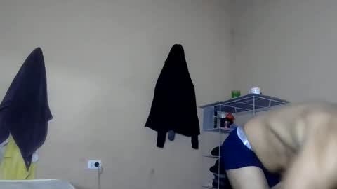 Snapshot of thonybeiio chatting on October 4, 6:57 pm thonybeiio online show from October 4, 6:57 pm