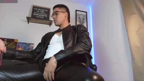 Snapshot of thonydupont chatting on October 23, 10:02 pm thonydupont online show from October 23, 10:02 pm