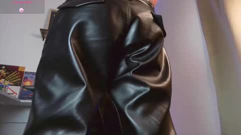 Snapshot of thonydupont chatting on October 20, 12:03 am thonydupont online show from October 20, 12:03 am