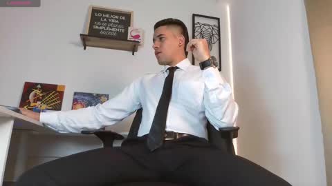 Snapshot of thonydupont chatting on March 8, 1:04 am thonydupont online show from March 8, 1:04 am