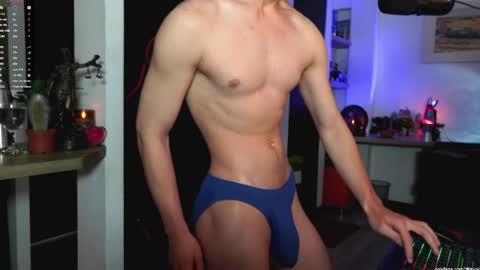   L e a n d e r   25OFF ON MY OF online show from April 30, 4:47 pm