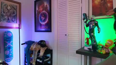 throatdoctor69 online show from March 12, 1:08 pm